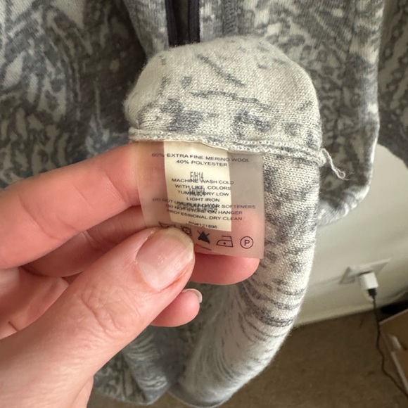 Title nine merino wool blend gray white printed long sleeve sweater dress size S - Picture 5 of 5